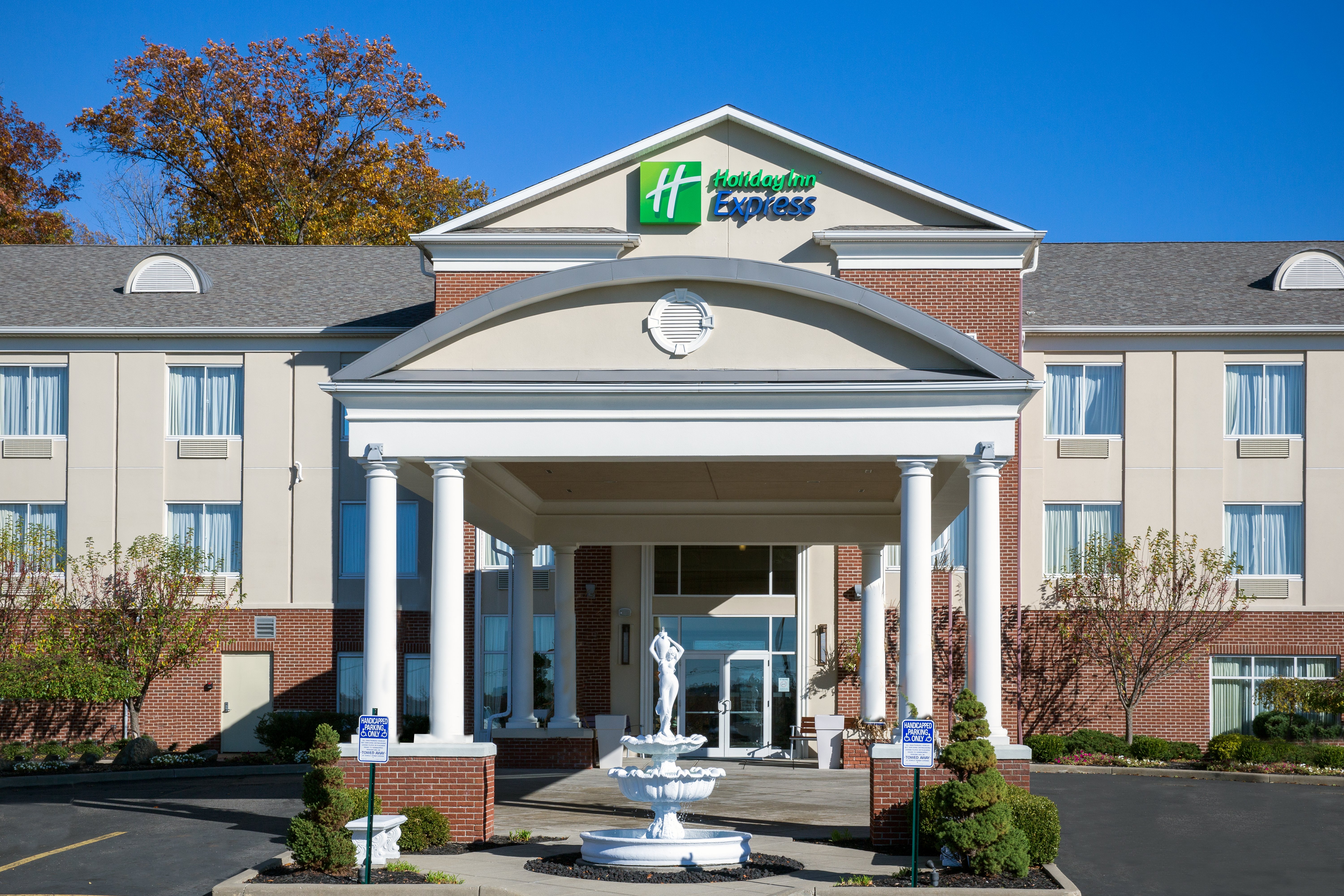 Holiday Inn Express Hotel Suites Youngstown N Warren Niles 4/79