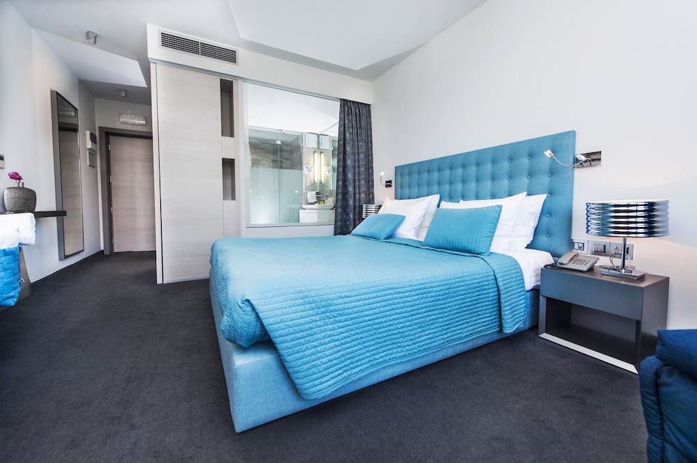 Hotel Arupinum 7/27