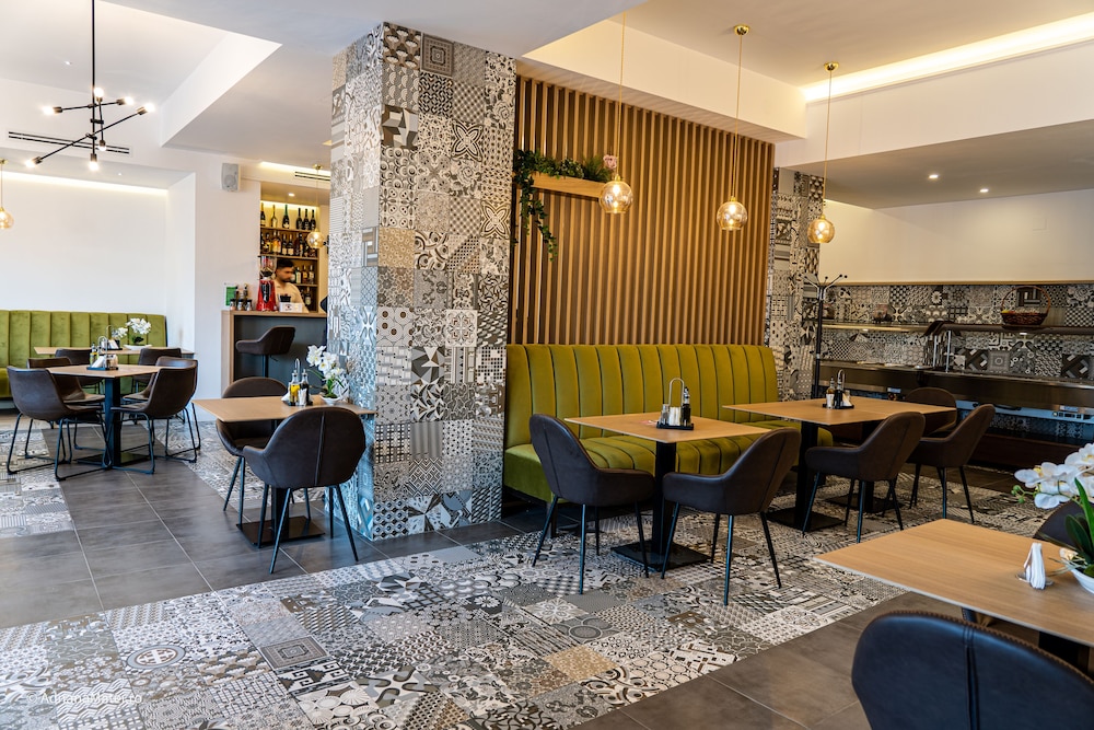 Hotel Avenue 50/64