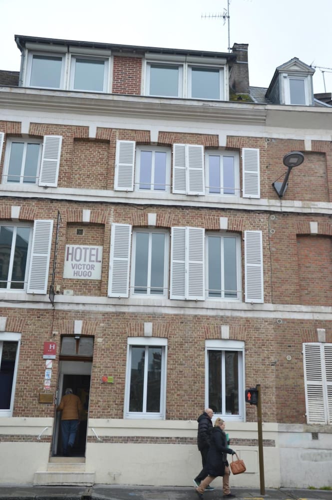 Hotel Victor Hugo 5/45