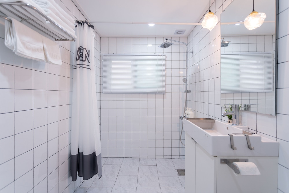 Mono House Hongdae 2 15/71