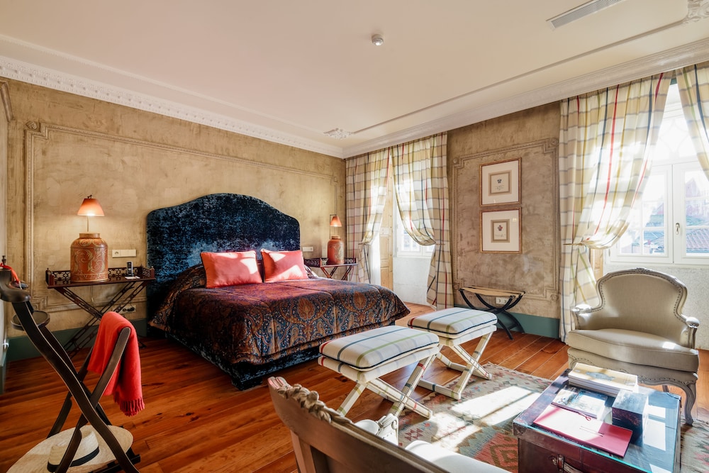 Suite, Double Bed, City View