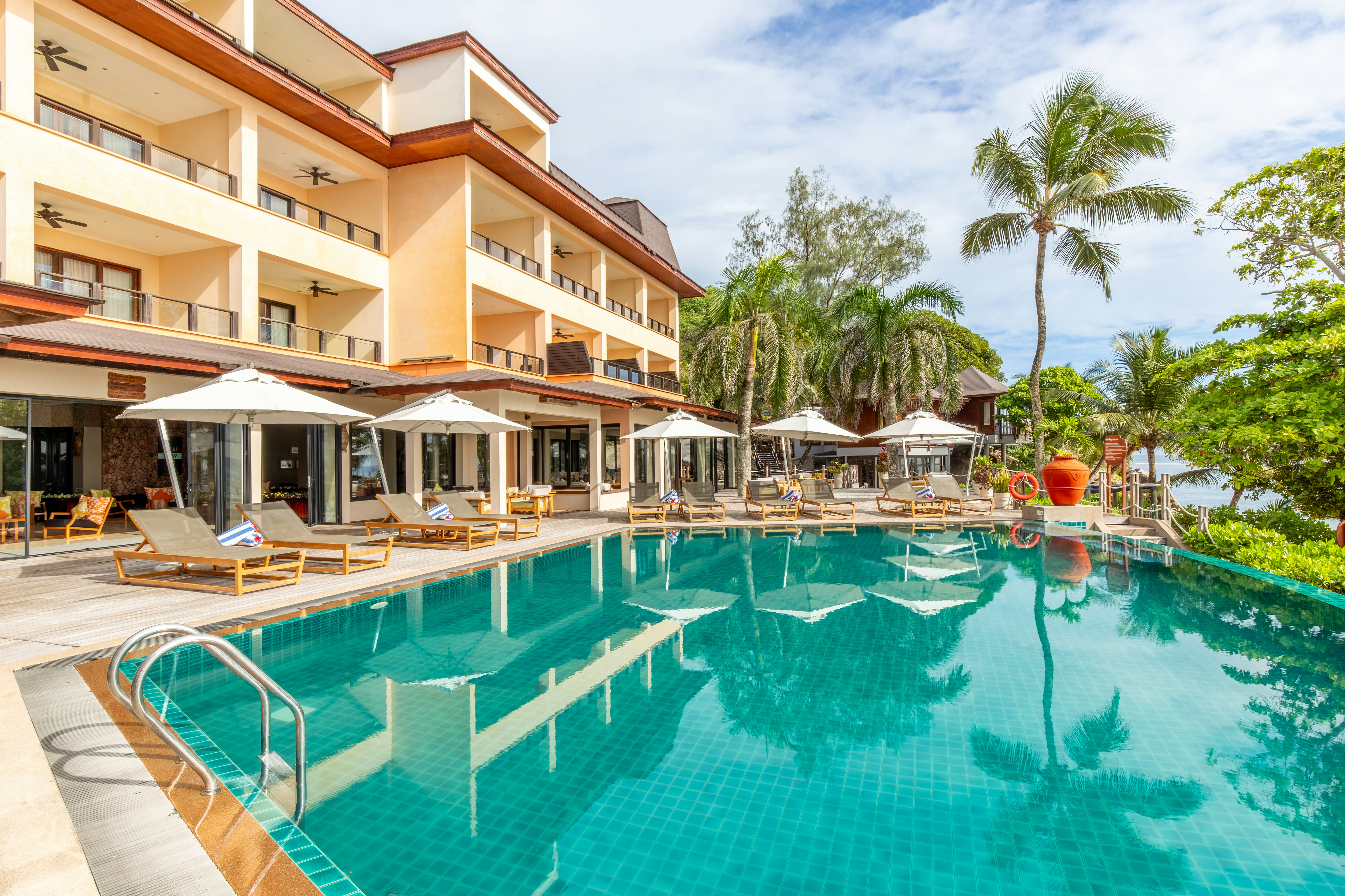 Doubletree By Hilton Seychelles Allamanda Resort And Spa 4/70