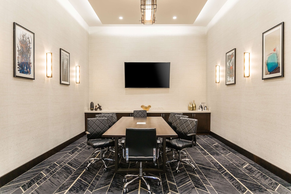 Hyatt Place Greenville/Downtown 50/64