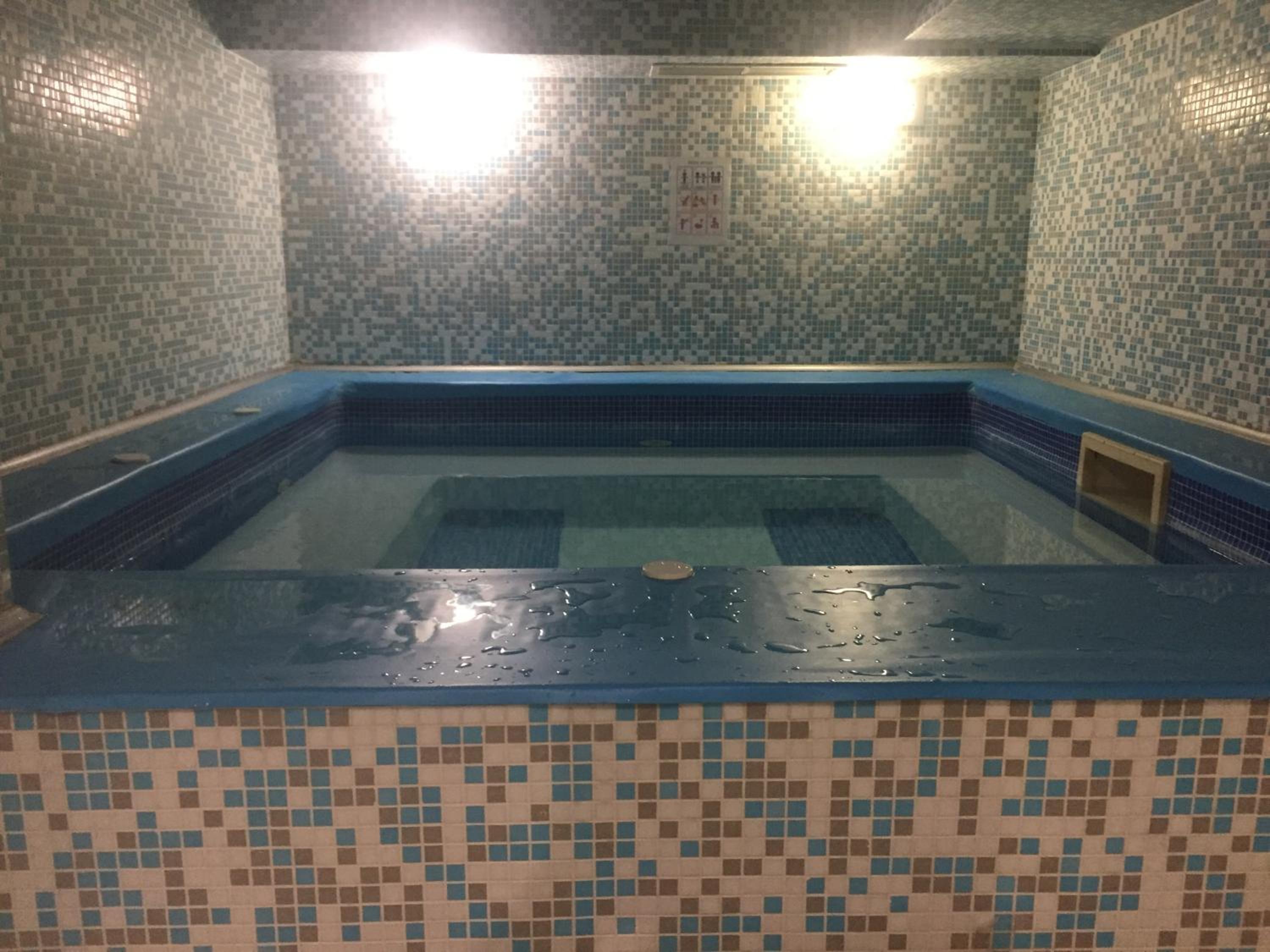 swimming pool spa