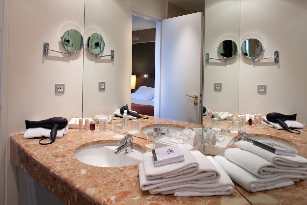 جناح جونيور بسرير مزدوج، Paris Neuilly Hotel 8/8