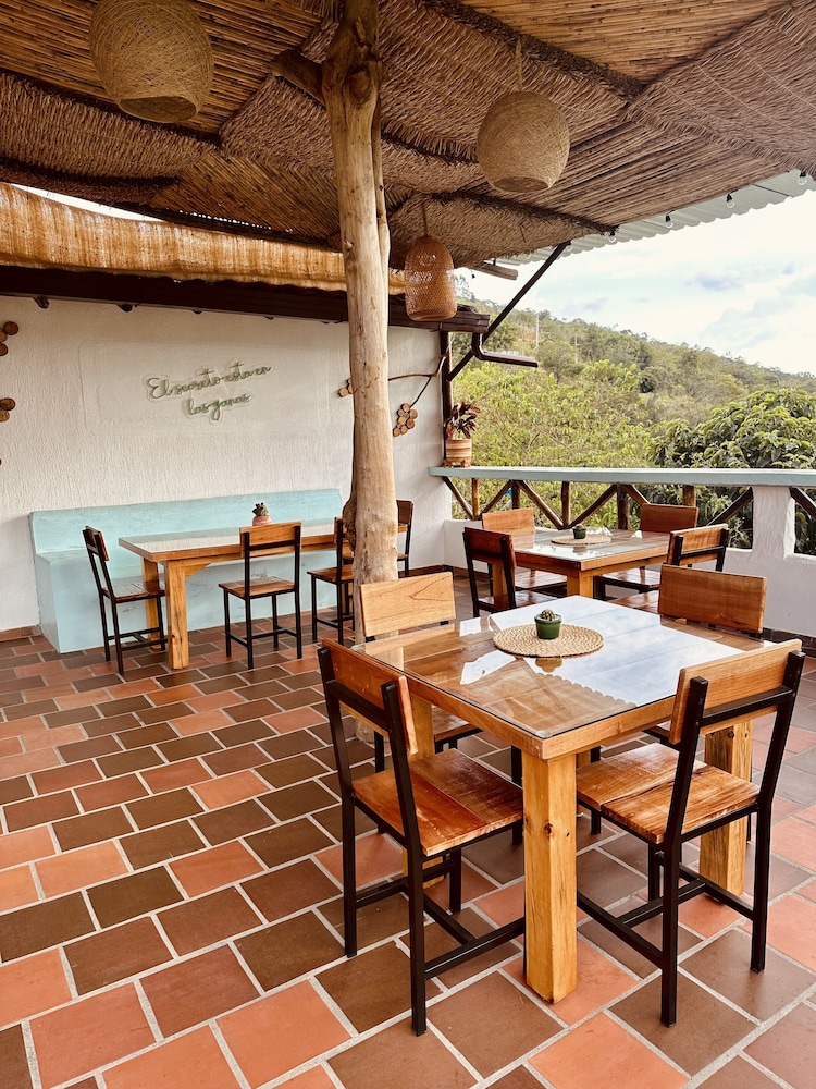 Hotel Campestre Palmas Del Zamorano 34/50