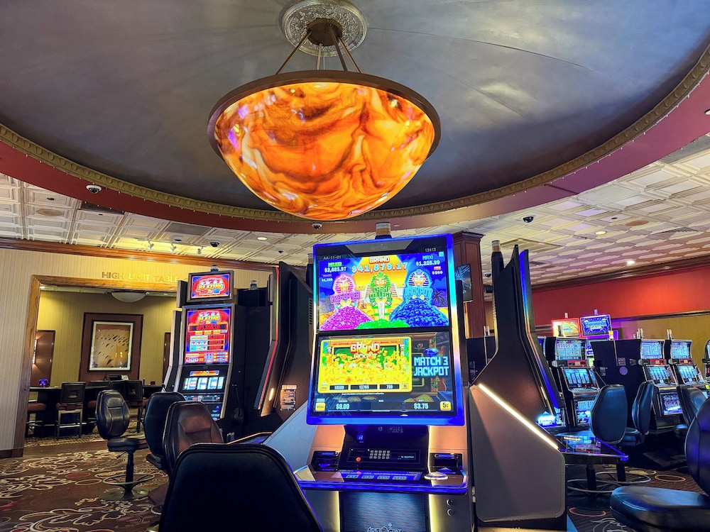 Boomtown Casino &amp; Hotel New Orleans 44/48