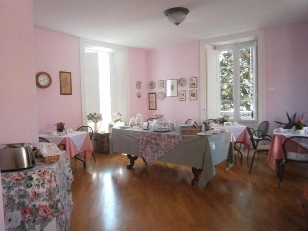 The Secret Garden Relais 49/66