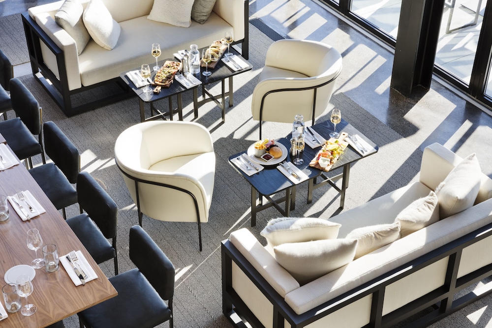 Continuum Hotel 29/50