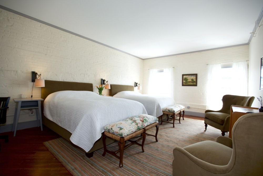 Hotel on North 19/62