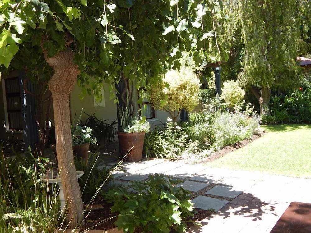 La Paix Guest House 35/49