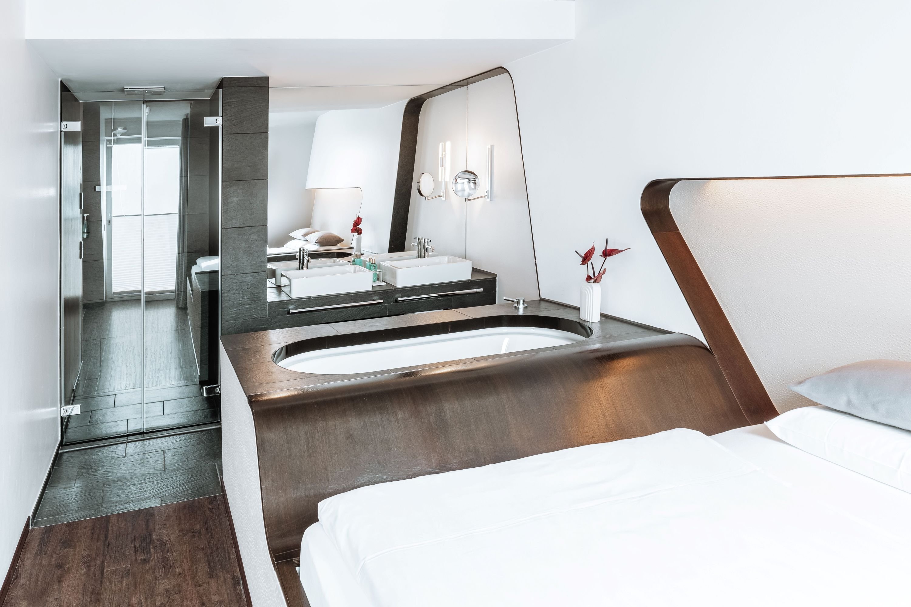 Hotel Q 6/71