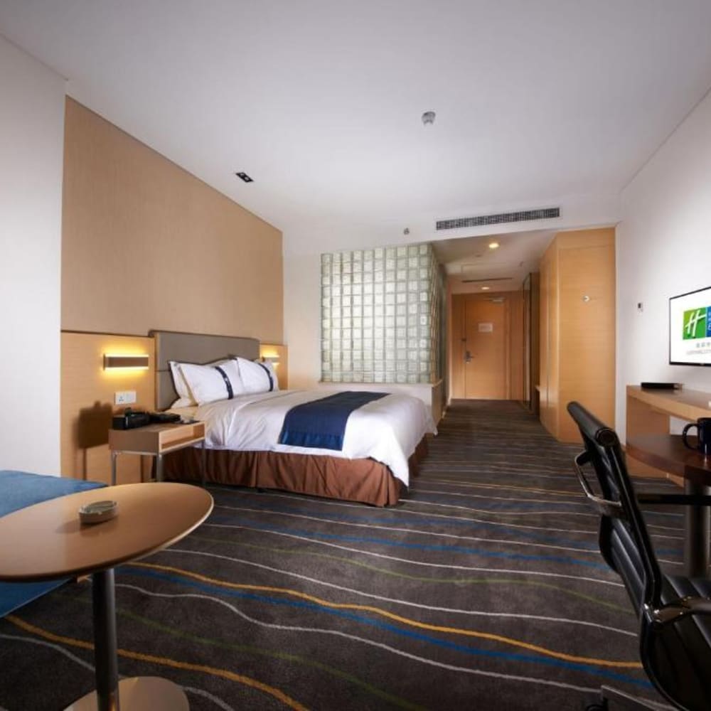 Holiday Inn Express Luoyang City Center 21/72
