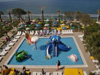 Grand Efe Hotel 30/35