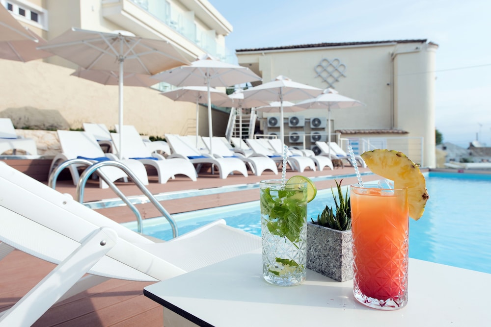 Melina Bay Boutique Hotel 50/60