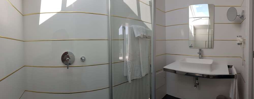 Thomar Boutique Hotel 12/63