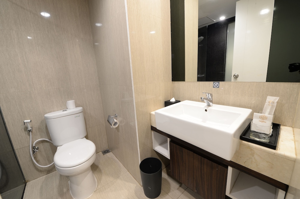 Horu Hotel Mangga Dua (formerly Hotel Neo Mangga Dua) 31/35