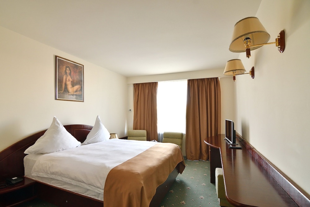 Hotel Delta 3 19/64