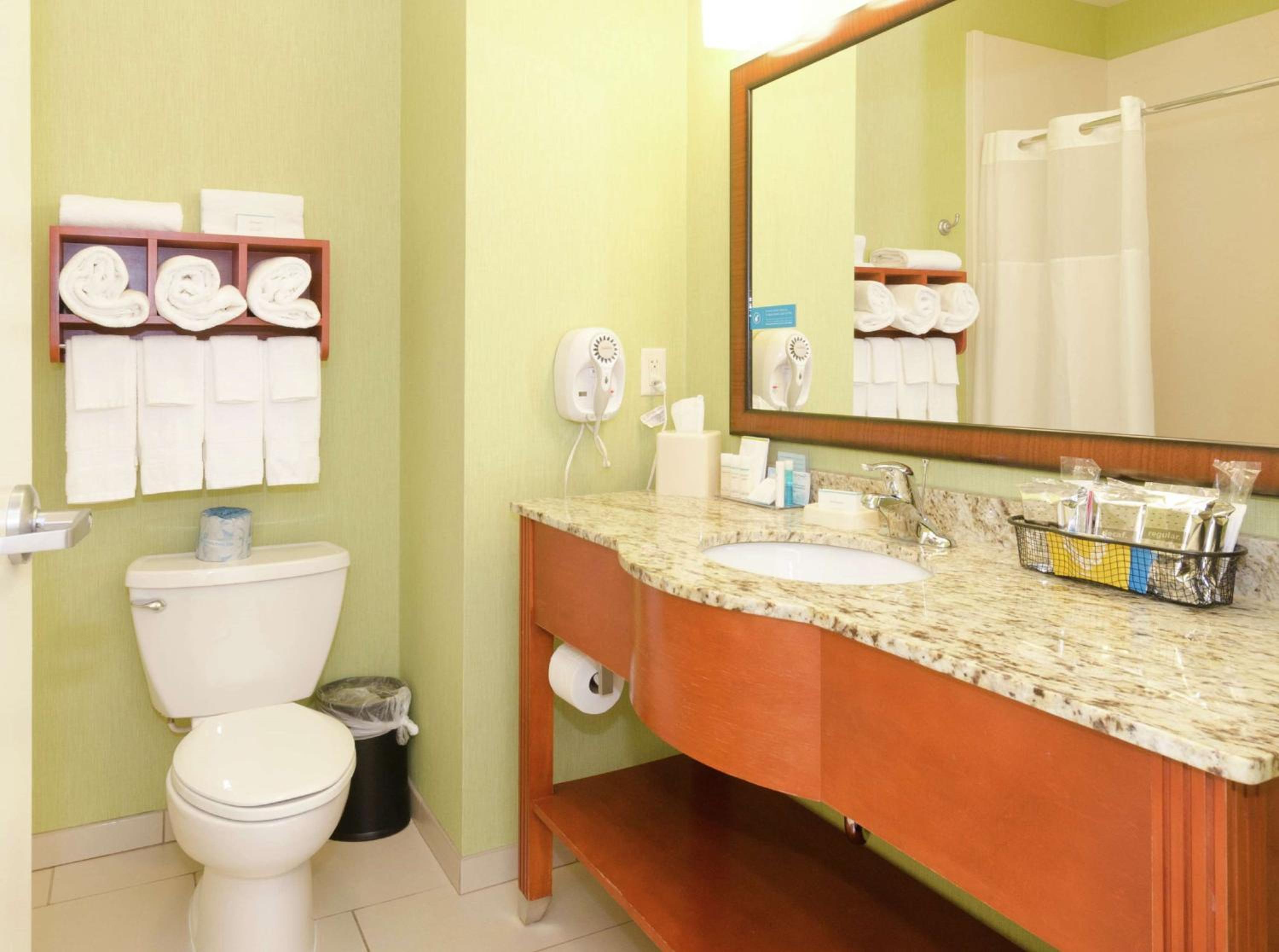 استوديو بسريرين كوين بمطبخ صغير بحوض استحمام، Hampton Inn Hickory 6/6