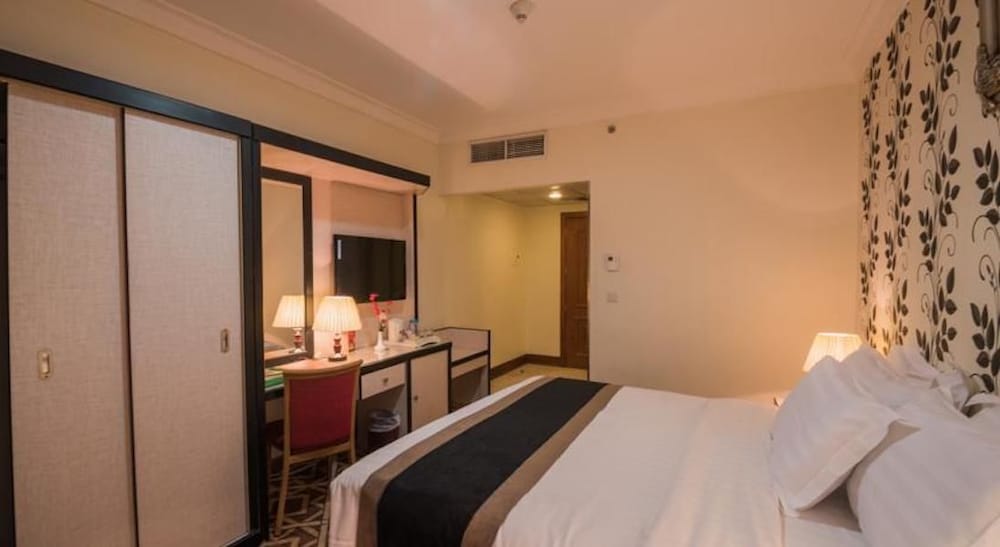 فندق زوار العالمي(Zowar Alalami hotel) 12/43