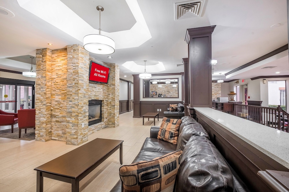 Red Roof PLUS & Suites Knoxville West - Cedar Bluff 39/51