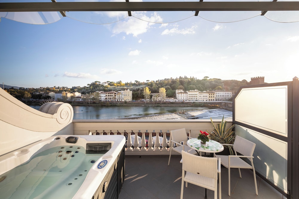 LHP Hotel River and Spa 36/69