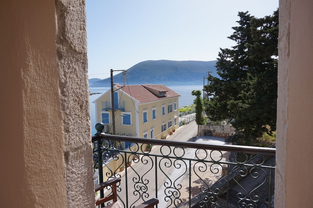 Faros Suites - Adults Only 40/50