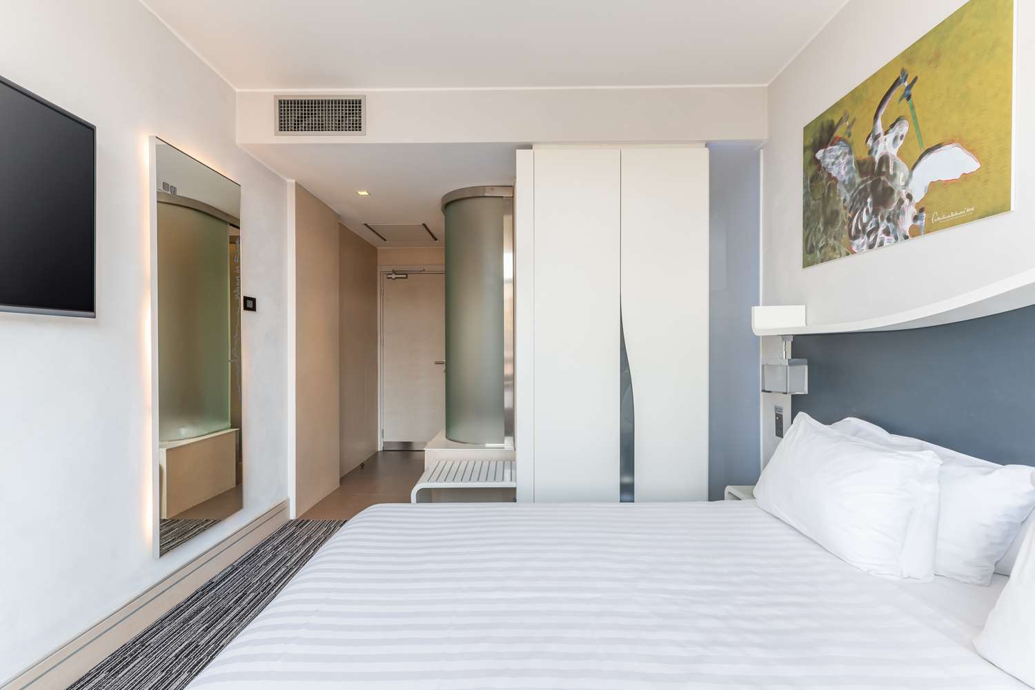 COMFORT, KING BED