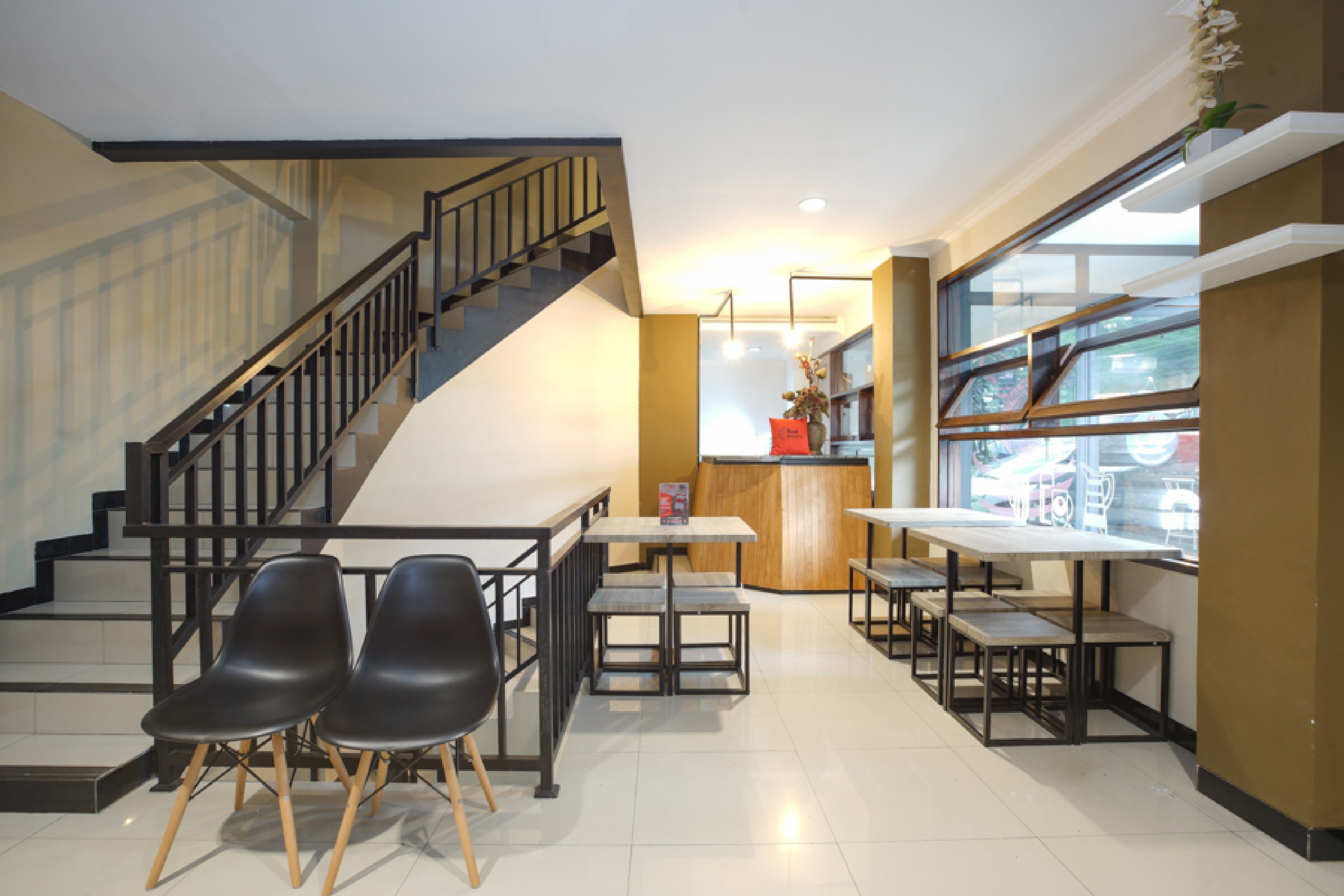 Reddoorz Near Botani Square Mall 28/31