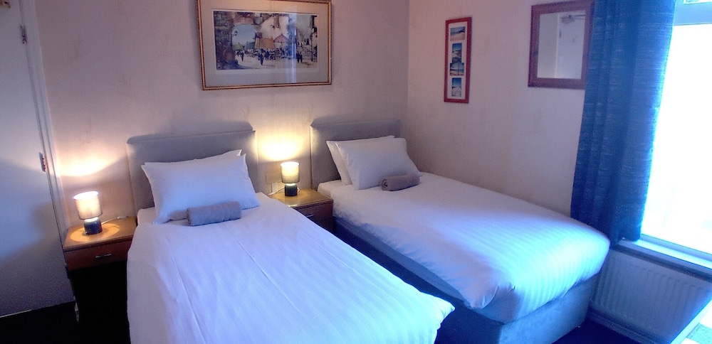 The Marina Guesthouse 8/45