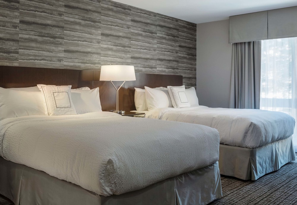 Fairfield Inn Suites Waterbury Stowe 8/31