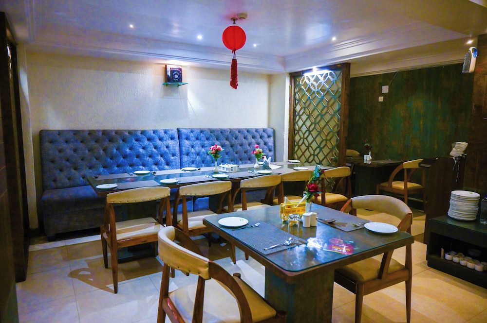 HOTEL RADHIKA REGENCY 35/50