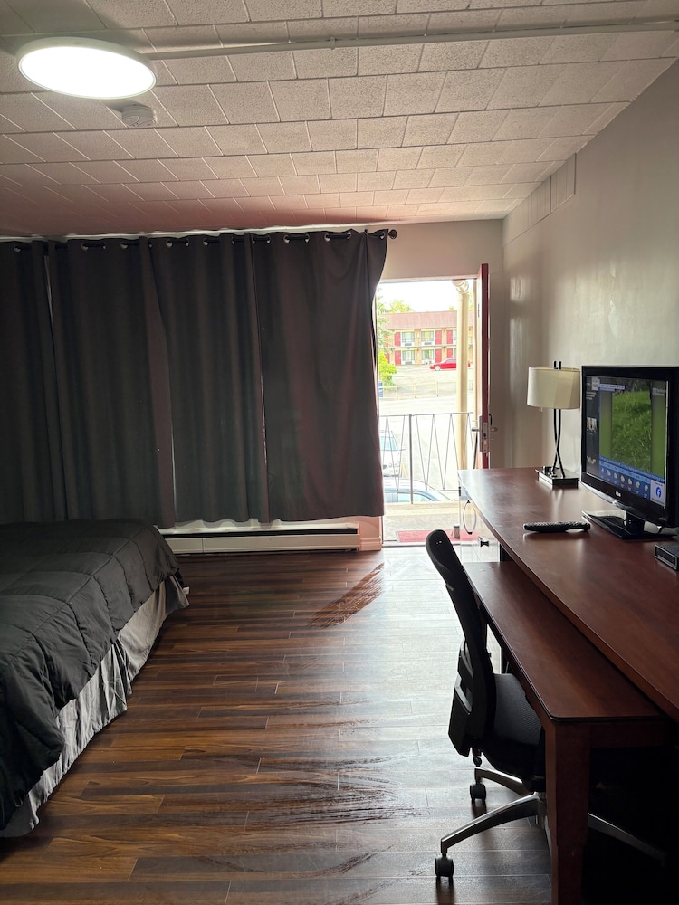 Advance Inn 27/50