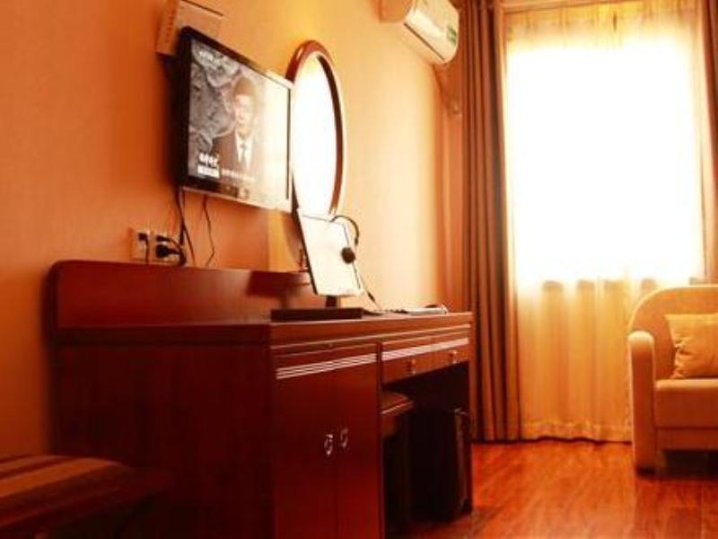 GreenTree Inn Anhui Chuzhou Wandong International Car City Express Hotel 32/44