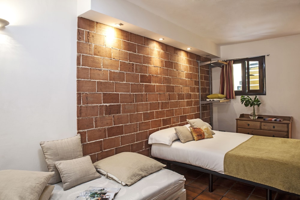 AinB Las Ramblas Guardia Apartments 19/60