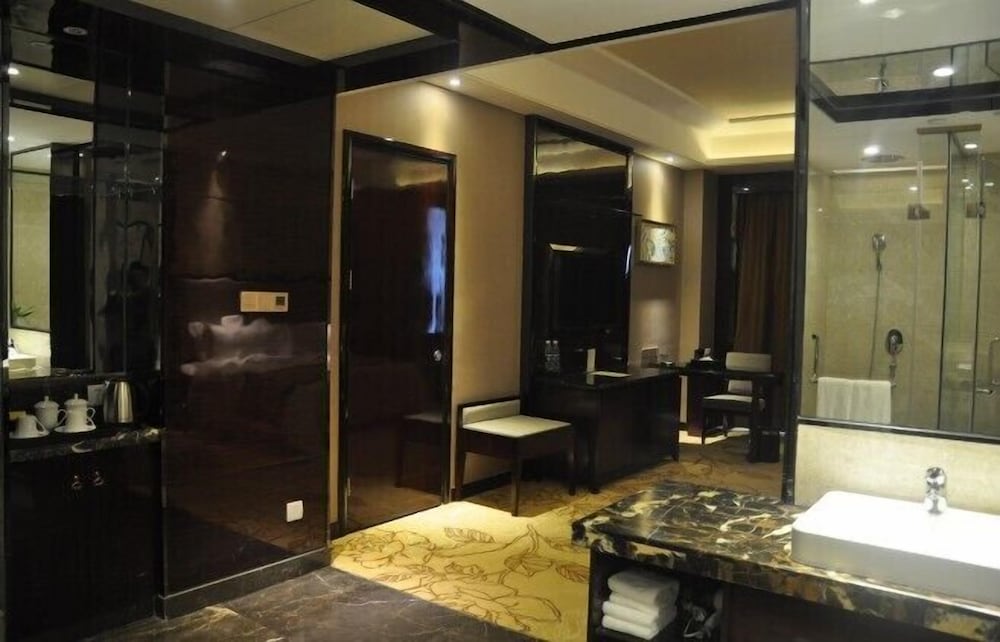 Eurasia Convention International Hotel 48/50