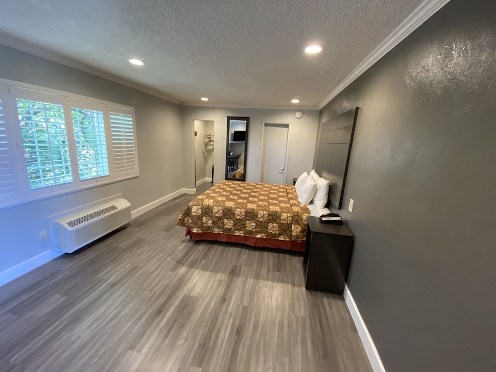 Budget Inn of Hayward 24/68