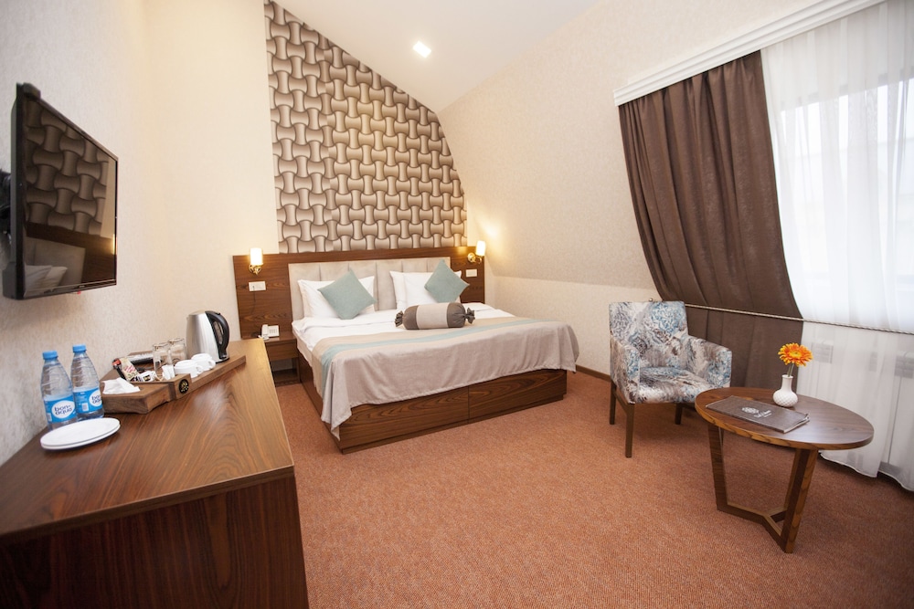 Auroom Hotel 11/40