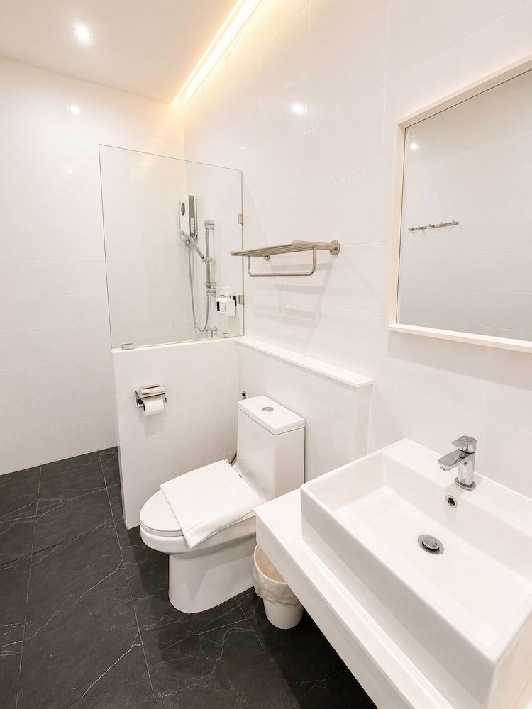 De Botan Bangna Hotel 30/33