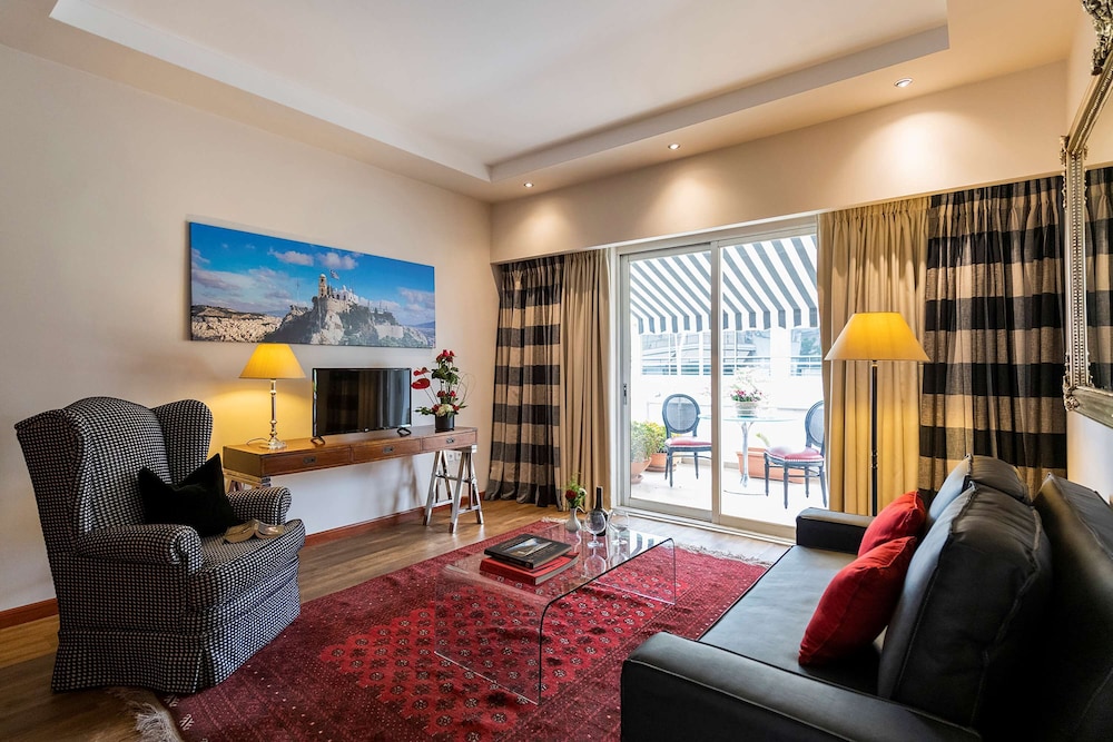 Best Western Plus Embassy Hotel 31/48