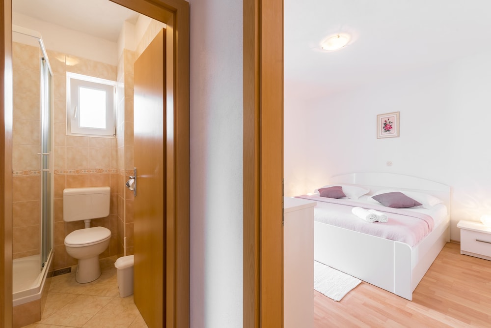 Apartmani Nikolina 50/50