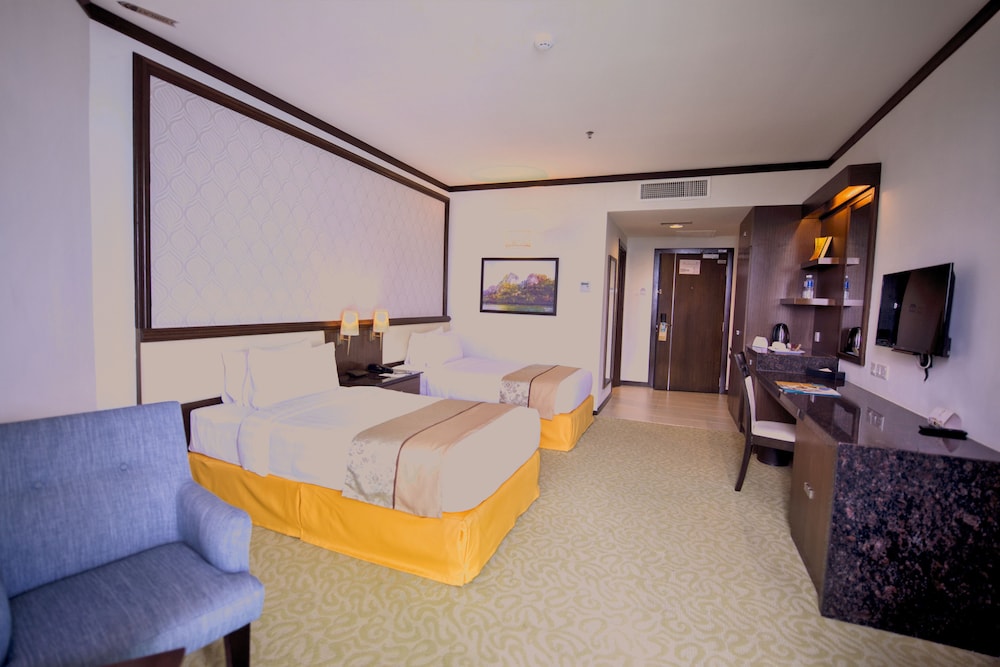 DELUXE PARTIAL SEA VIEW TWIN ROOM
