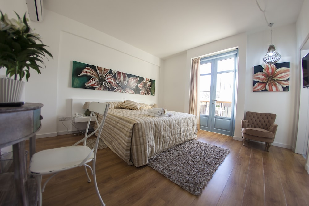 Operetta House 33/45