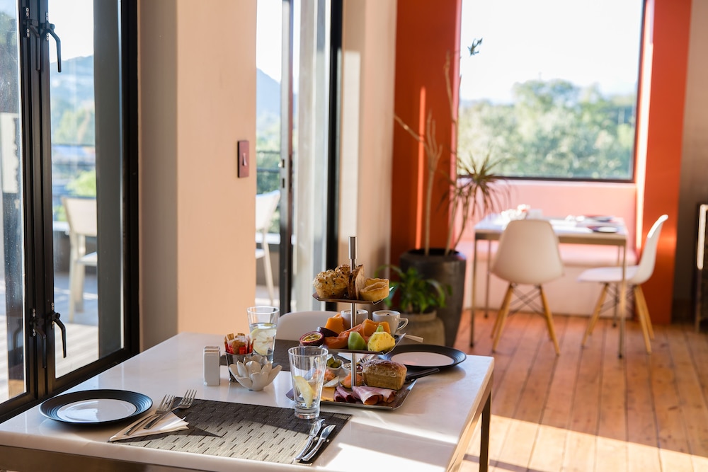 The Olive Exclusive All-Suite Hotel 20/30