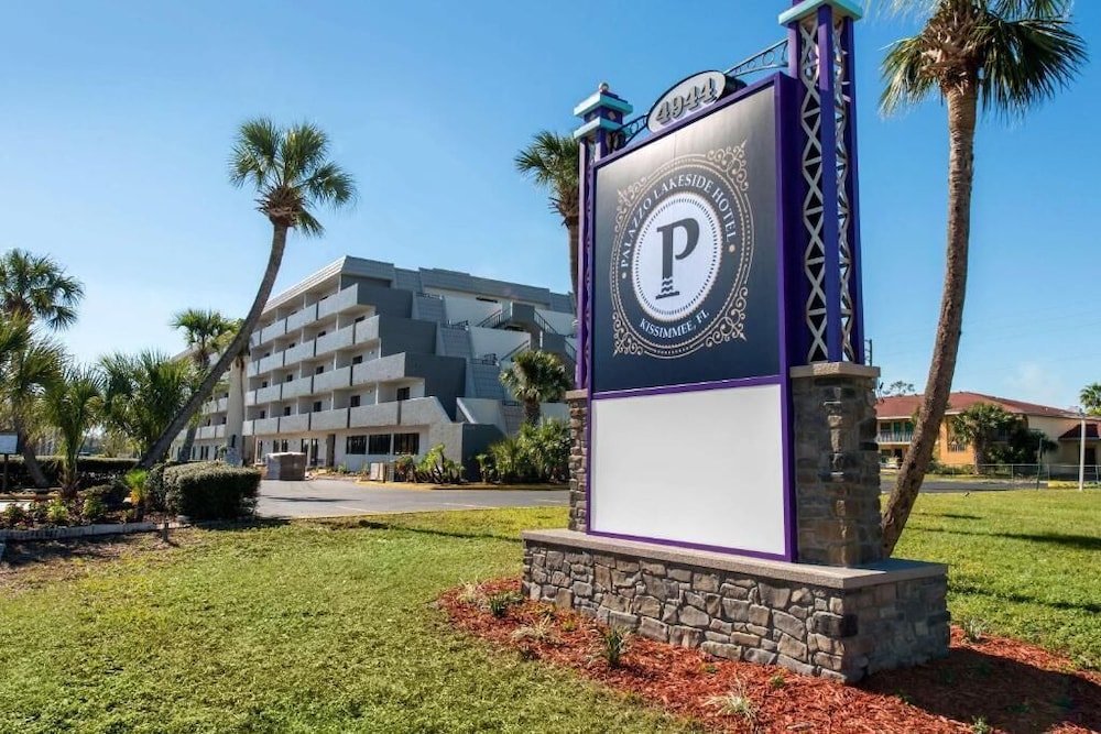 Palazzo Lakeside Hotel 40/50