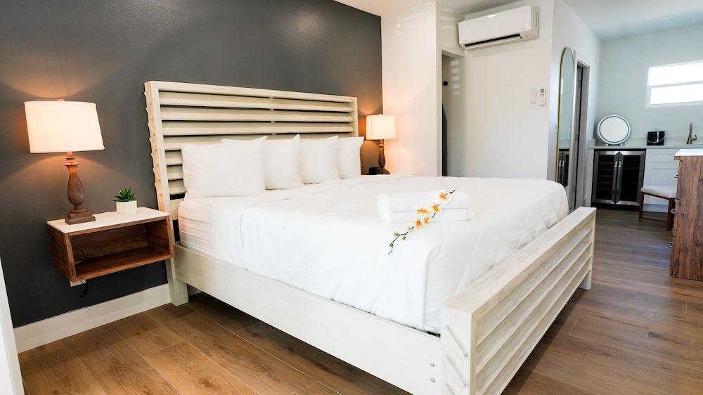 Ivory Sands Beach Suites 16/50
