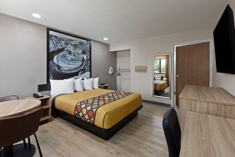 Super 8 by Wyndham Tucson/Grant Road Area AZ 5/50