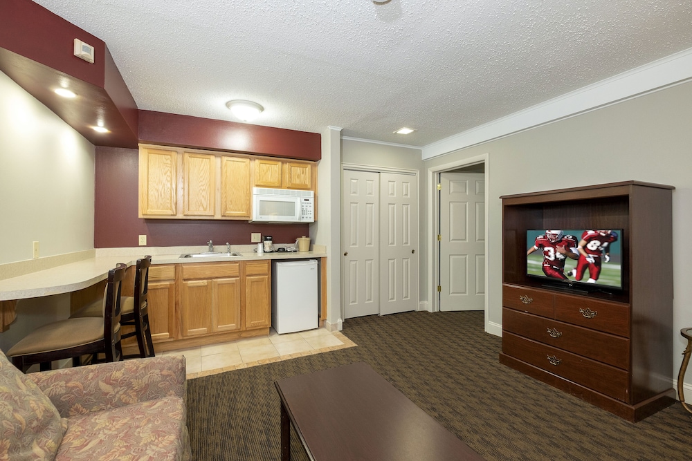 Lobby at Red Roof Inn Suites Hazleton, HAZLETON - PA