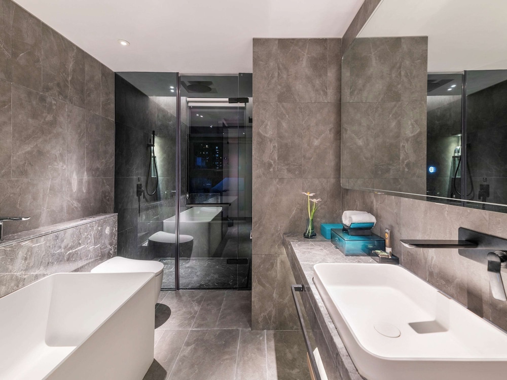 Novotel Yangzhou Slender West Lake 52/60